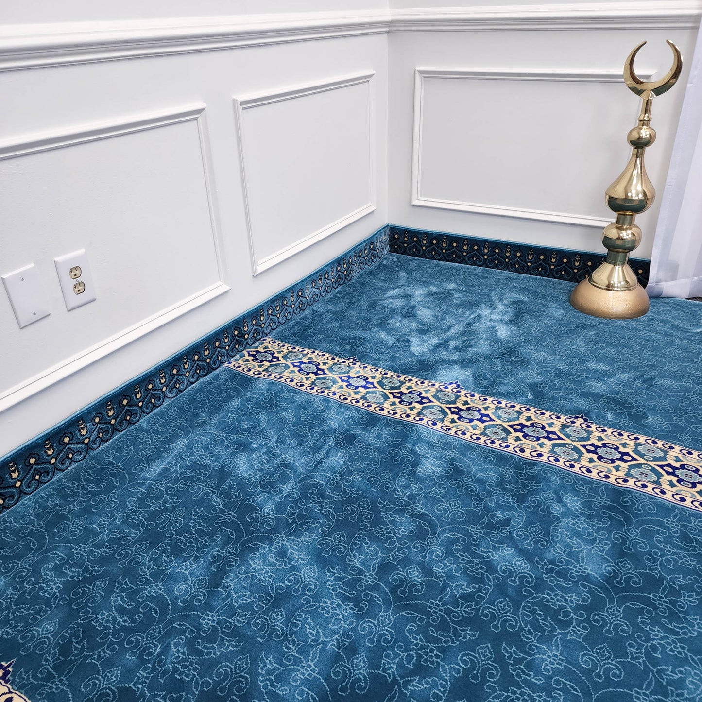 TULIP SKY BLUE Carpet Cove Base by feet